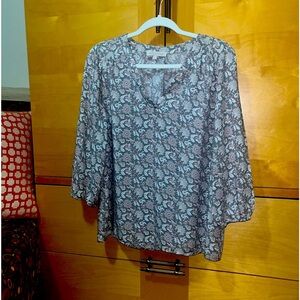 Rose & Thyme floral top 🐞 3 for $15 sale!